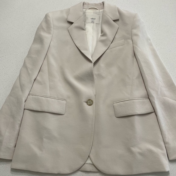 Aritzia Nostalgia Blazer - Picture 4 of 7